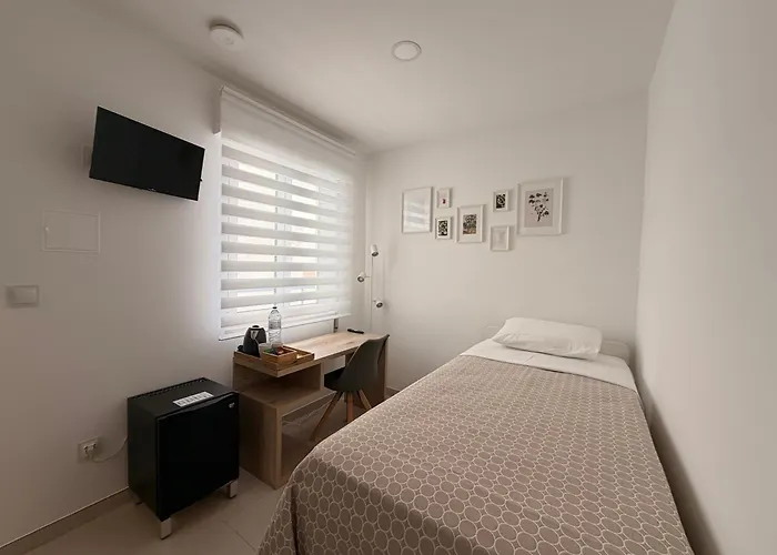 招待所 Dianamar 3*